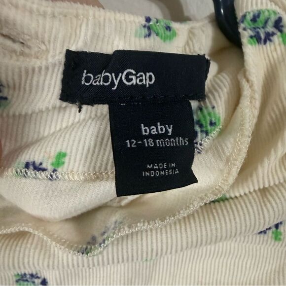 GAP Kids Cream Top with Green Floral Pattern - Picture 3 of 4